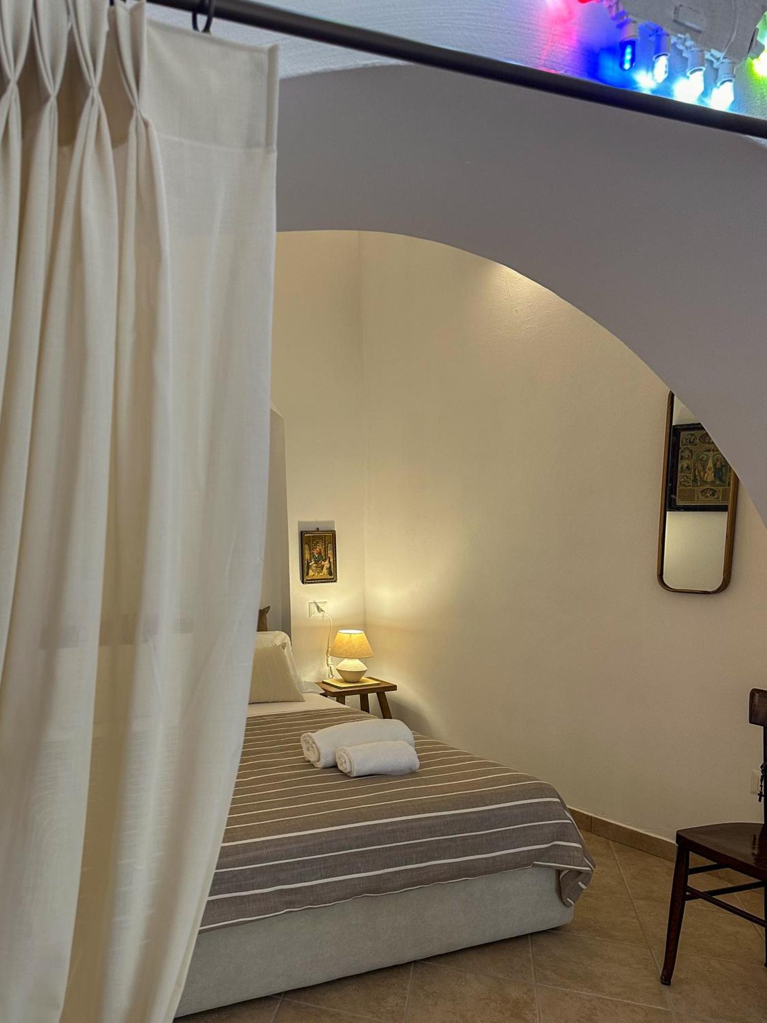 Bed and Breakfast Dimora Santa Domenica à Scorrano  Extérieur photo